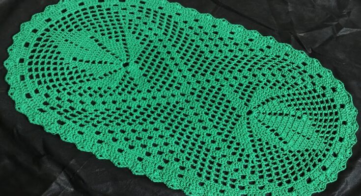 CROCHET OVAL RUG WITH LEAF MOTIF TUTORIAL