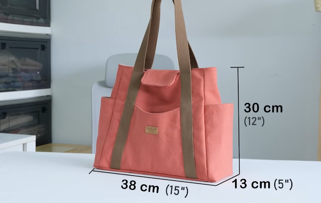 A tote bag with outer pockets!