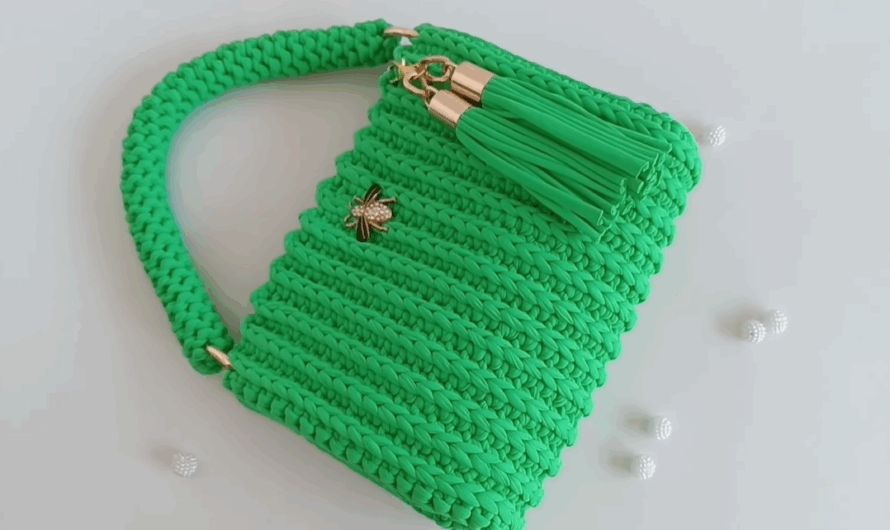 Easy Crochet Handbag : A Stylish Project