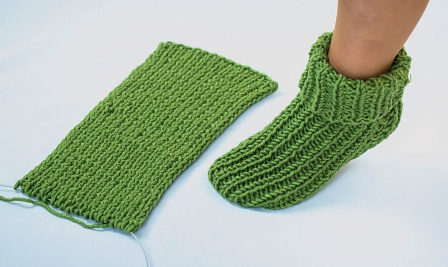 How to Make Simplest Knitted Socks for Beginners!