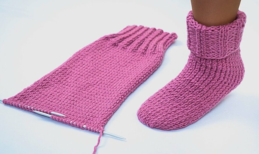 🧶 How to Make Easy & Quick Slippers on 2 Knitting Needles Using One Swatch