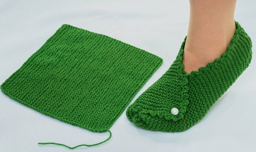 🧶 How to Knit Slippers Out of a Square (Easy & Simple!)