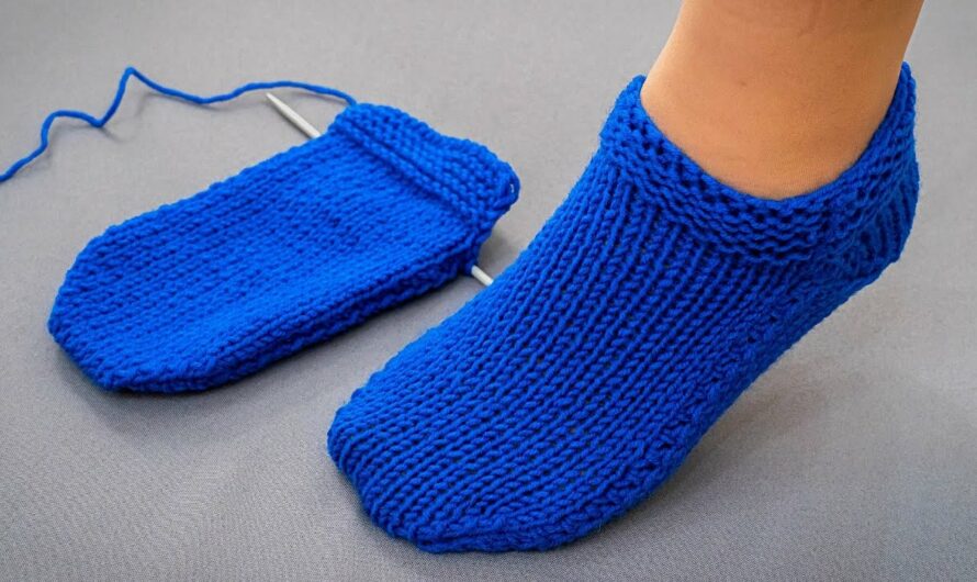 🧶 How to Make Seamless Slippers on 2 Knitting Needles (Beginner-Friendly Guide)
