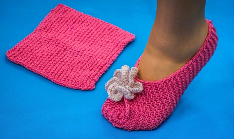 🧶 How to Make Very Easy Knitted Slippers From a Square