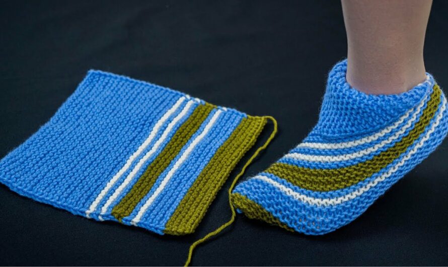 How to Make the Easiest Knitted Slippers Out of a Square