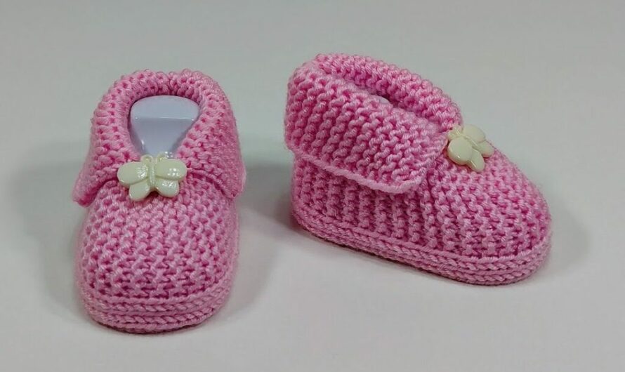 How To Crochet Cozy Baby Booties with a Fold-Over Cuff