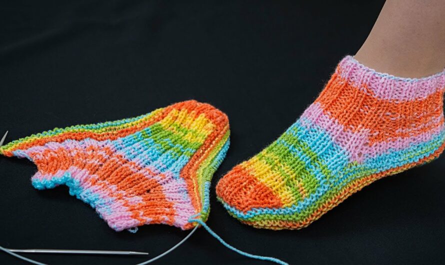 How to Make Bright Slippers on 2 Knitting Needles