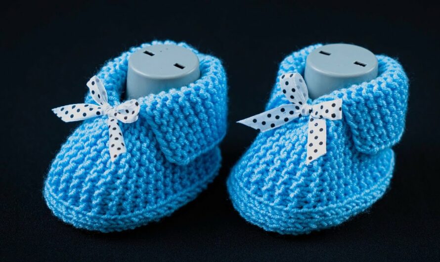 Knitted slippers from 0 to 3-months-old easily and simply!