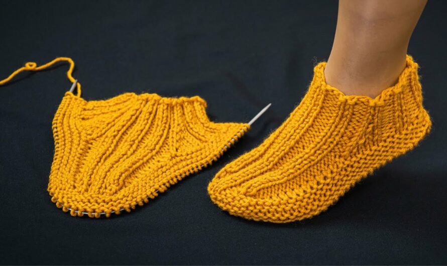 How to Make Very Simple Knitted Slippers Without a Seam on the Sole